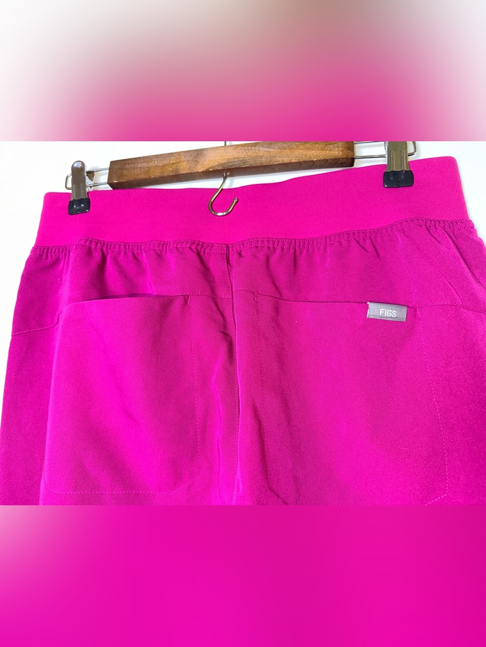 NWT FIGS Isabel High Waisted Wide Leg Scrub Pants Magenta Berry Barbiecore M - Picture 8 of 11